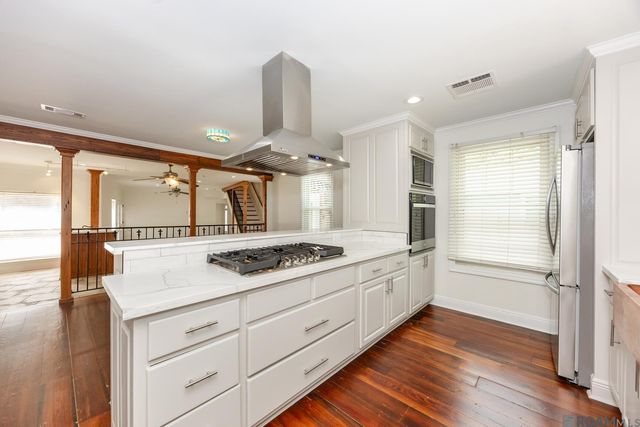 4718 Loyola Dr, Baton Rouge, LA 70808