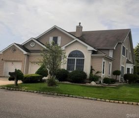 52 Westminster Drive, Monroe, NJ 08831
