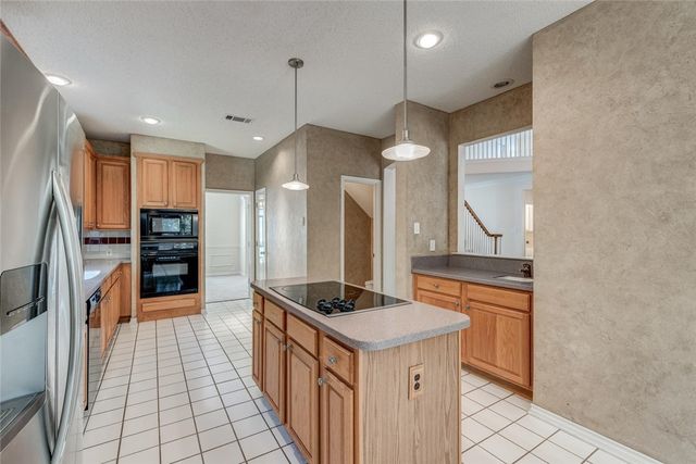 2440 Brittany Lane, Grapevine, TX 76051