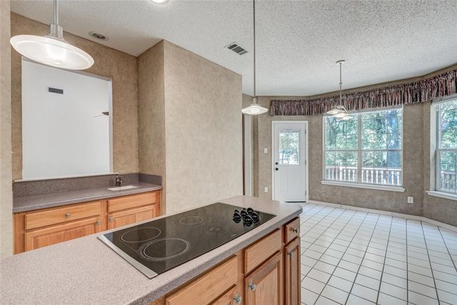 2440 Brittany Lane, Grapevine, TX 76051