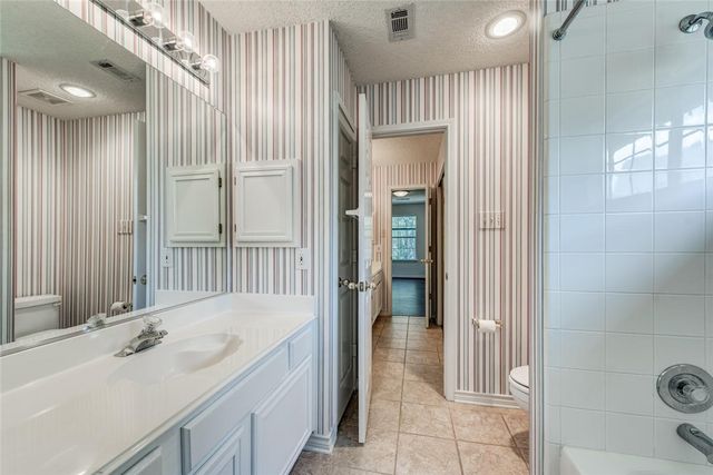 2440 Brittany Lane, Grapevine, TX 76051