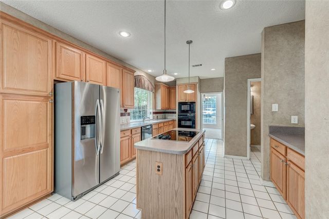 2440 Brittany Lane, Grapevine, TX 76051