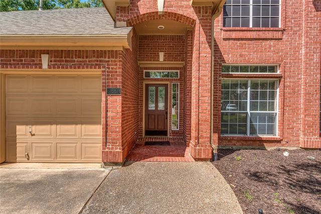 2440 Brittany Lane, Grapevine, TX 76051