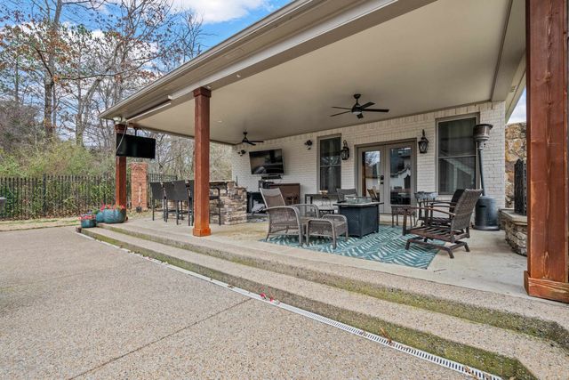 226 JAMERSON FARM RD, Collierville, TN 38017