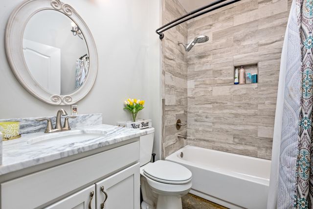 226 JAMERSON FARM RD, Collierville, TN 38017