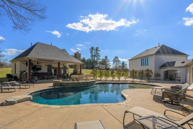 226 JAMERSON FARM RD, Collierville, TN 38017