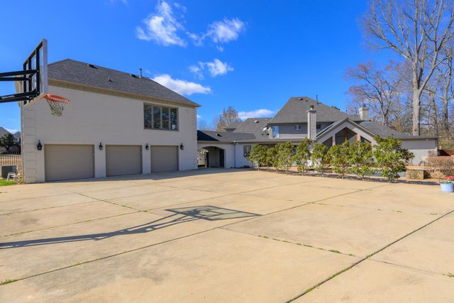 226 JAMERSON FARM RD, Collierville, TN 38017