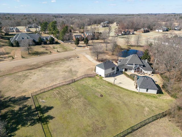 226 JAMERSON FARM RD, Collierville, TN 38017