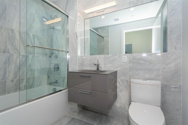 906 East 2nd 210, Boston, MA 02127
