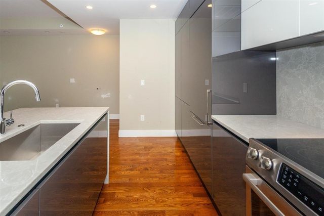 906 East 2nd 210, Boston, MA 02127