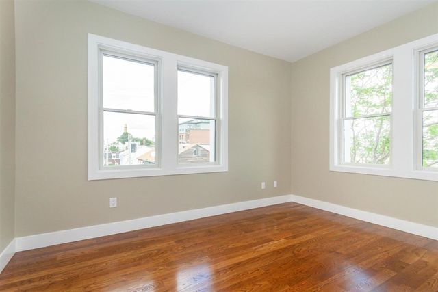 906 East 2nd 210, Boston, MA 02127