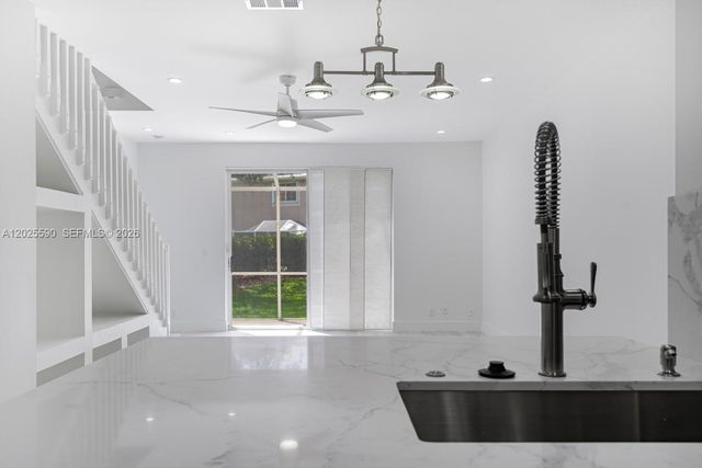 2098 Madeira Dr, Weston, FL 33327