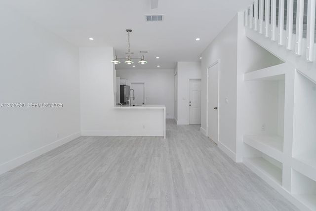 2098 Madeira Dr, Weston, FL 33327