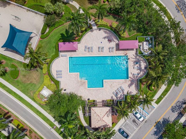 2098 Madeira Dr, Weston, FL 33327