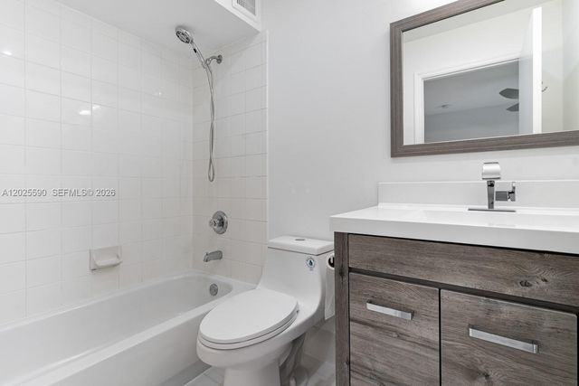 2098 Madeira Dr, Weston, FL 33327