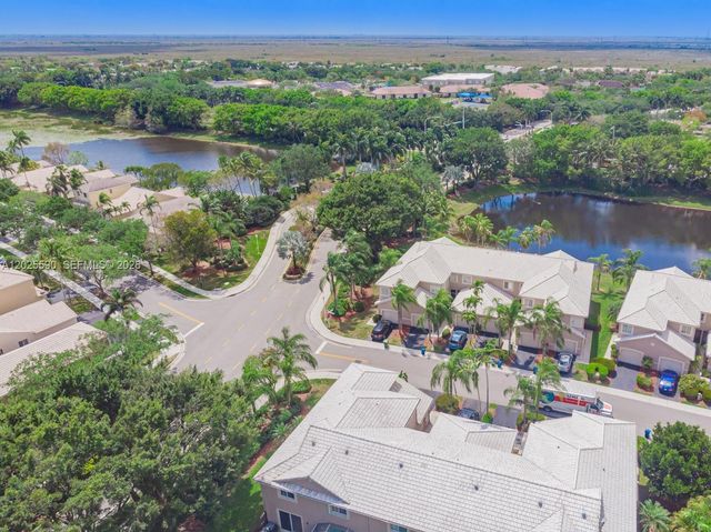 2098 Madeira Dr, Weston, FL 33327