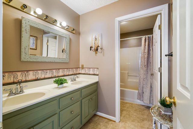 116 EMERALD HILL DR, Fishersville, VA 22939