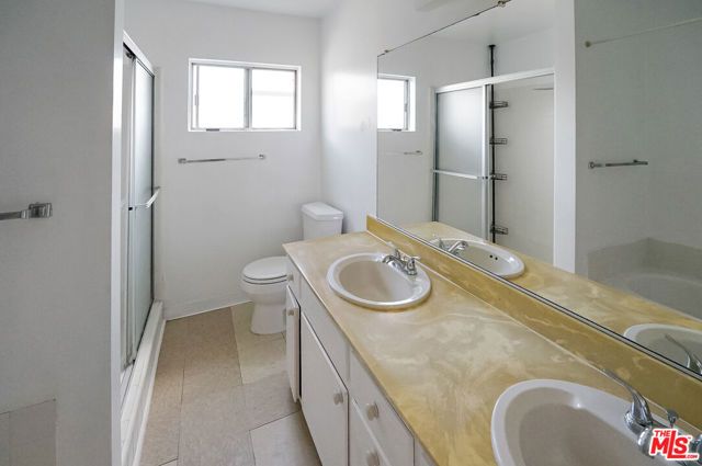 1518 Berkeley Street 3, Santa Monica, CA 90404