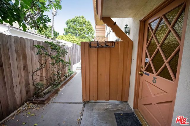 1518 Berkeley Street 3, Santa Monica, CA 90404