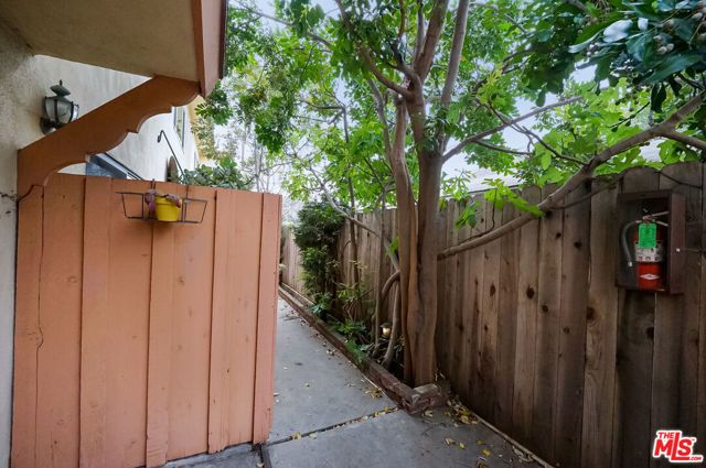 1518 Berkeley Street 3, Santa Monica, CA 90404