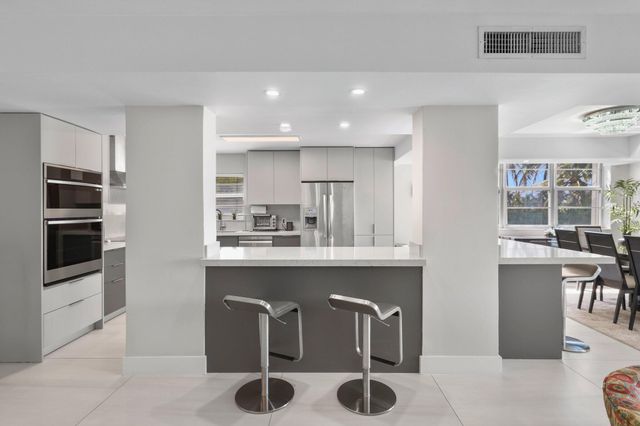 10180 W Bay Harbor Drive 2a, Bay Harbor Islands, FL 33154