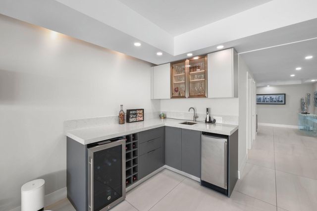 10180 W Bay Harbor Drive 2a, Bay Harbor Islands, FL 33154