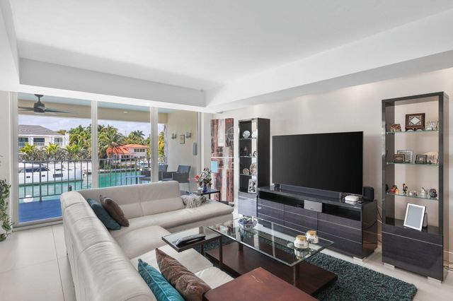 10180 W Bay Harbor Drive 2a, Bay Harbor Islands, FL 33154