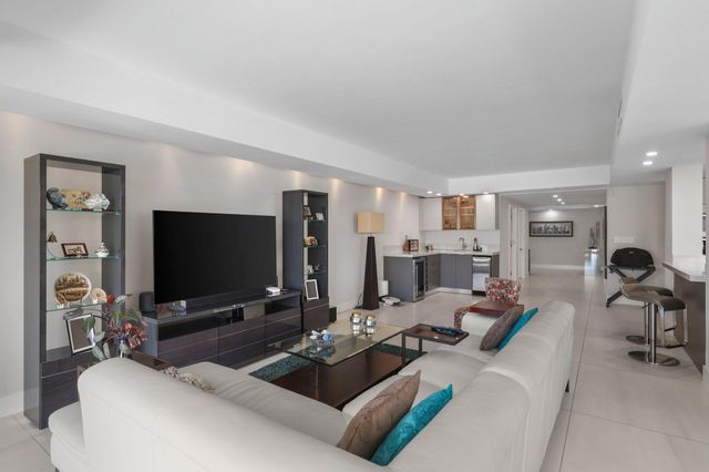 10180 W Bay Harbor Drive 2a, Bay Harbor Islands, FL 33154