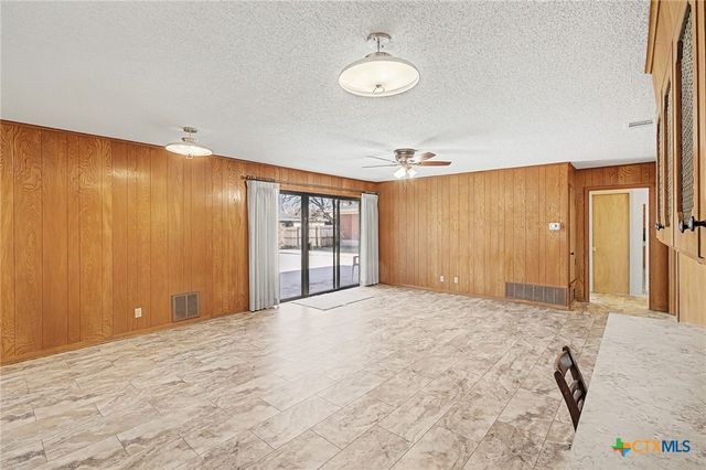 120 N 29th Street, Gatesville, TX 76528