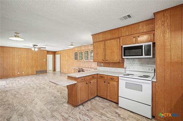 120 N 29th Street, Gatesville, TX 76528