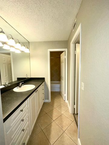 4120 Union Square Boulevard C1, Palm Beach Gardens, FL 33410