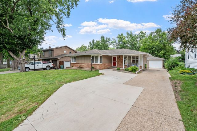 6419 Franklin Avenue, Windsor Heights, IA 50324