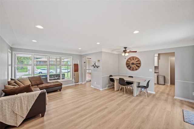 6419 Franklin Avenue, Windsor Heights, IA 50324