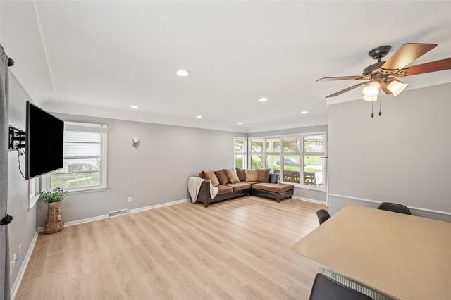 6419 Franklin Avenue, Windsor Heights, IA 50324