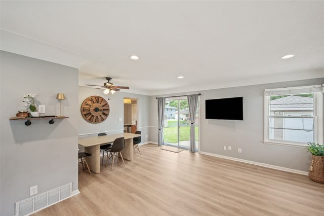 6419 Franklin Avenue, Windsor Heights, IA 50324