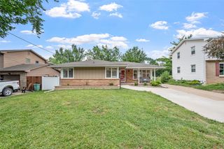 6419 Franklin Avenue, Windsor Heights, IA 50324