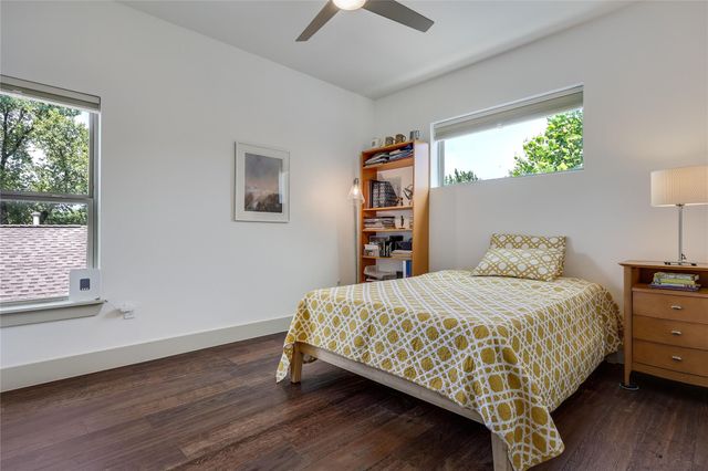 2201 E 9th ST, Austin, TX 78702