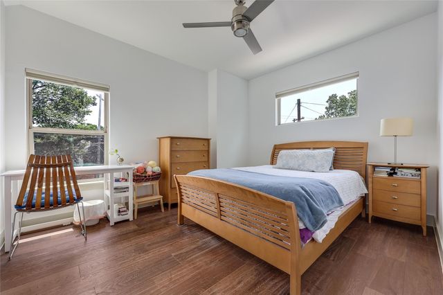 2201 E 9th ST, Austin, TX 78702