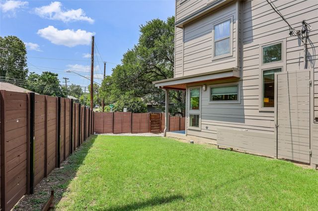 2201 E 9th ST, Austin, TX 78702