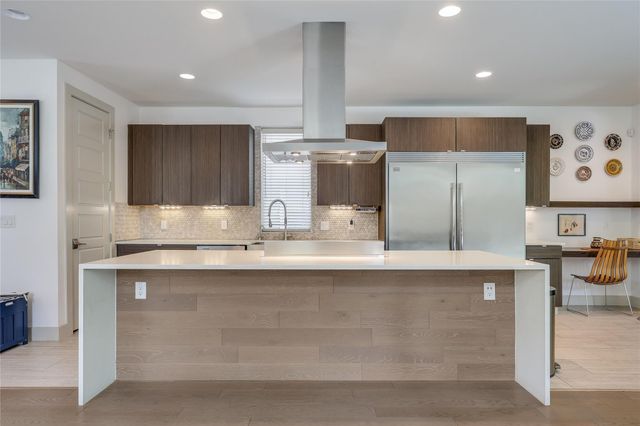 2201 E 9th ST, Austin, TX 78702