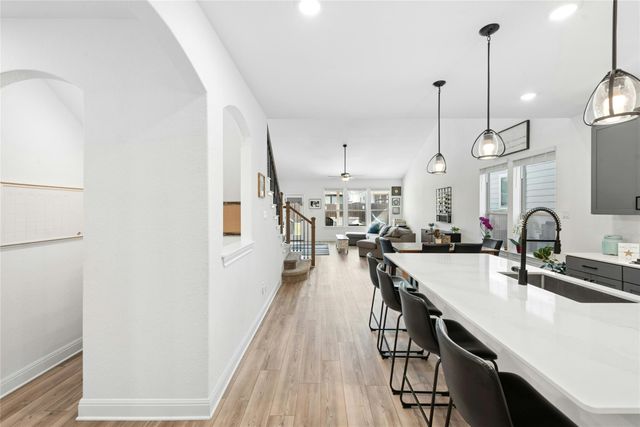 136 Banyon DR, Liberty Hill, TX 78642