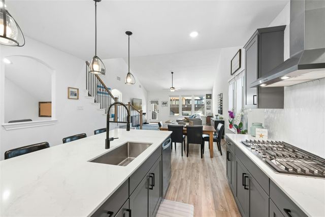 136 Banyon DR, Liberty Hill, TX 78642