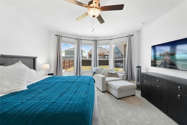 136 Banyon DR, Liberty Hill, TX 78642