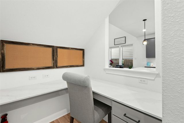 136 Banyon DR, Liberty Hill, TX 78642