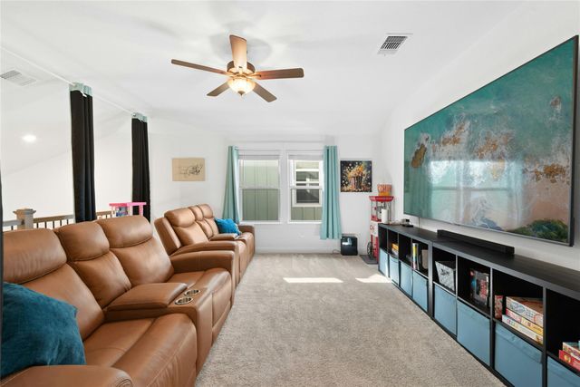 136 Banyon DR, Liberty Hill, TX 78642