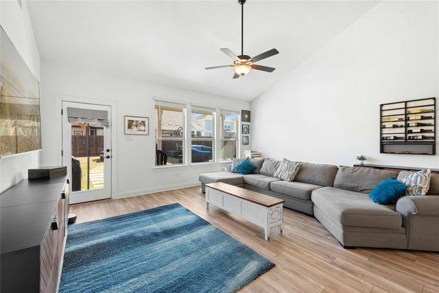 136 Banyon DR, Liberty Hill, TX 78642