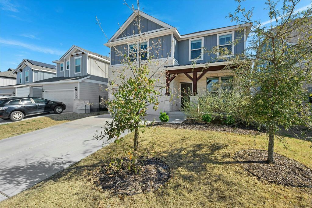 136 Banyon DR, Liberty Hill, TX 78642