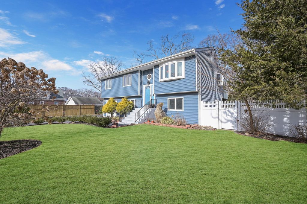 161 Brook Street, Bay Shore, NY 11706