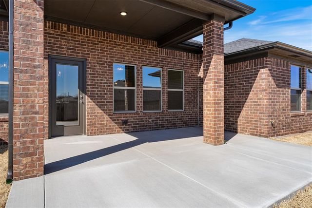 2498 Heather Road, Blanchard, OK 73010