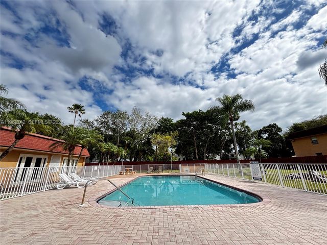 9970 SW 88th St 914-9, Miami, FL 33176